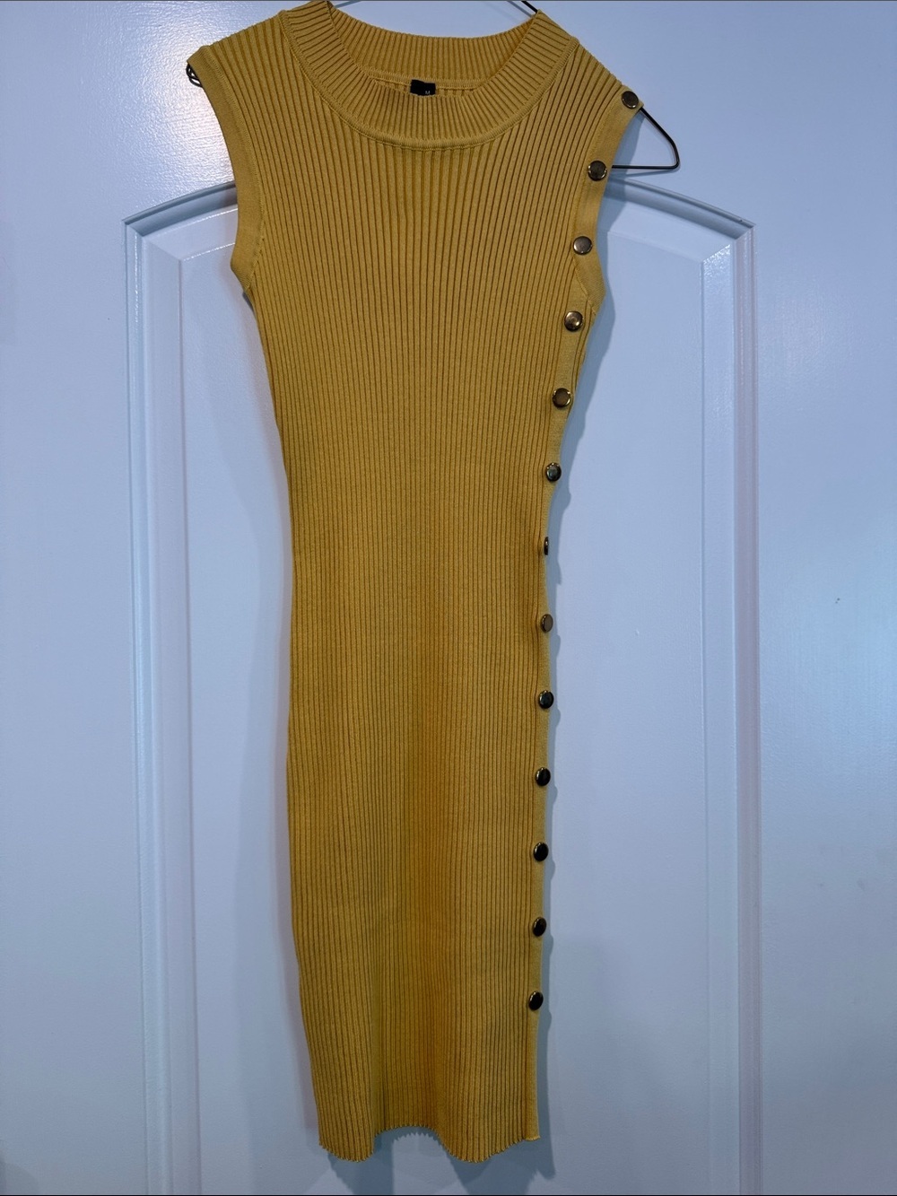 Codigo Mustard Ribbed Sleeveless Bodycon dress Size Medium